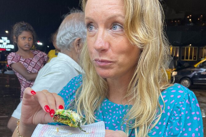 Mumbai Street Food & Beach Tour with 10+ Tastings - What you really get: 8 to 10 tastings plus 2 traditional drinks