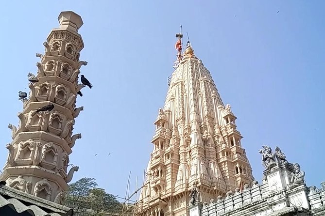 Mumbai Temple Tour in Private Vehicle - Nipponzan Myohoji and Mumba Devi Mandir: Balancing the Day’s Faith Mix