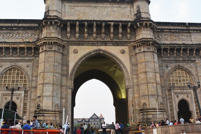 Mumbai Tours for Cruise Travellers (Private & Group Options) - Marine Drive, Malabar Hill, and Oval Maidan: skyline views and people-watching