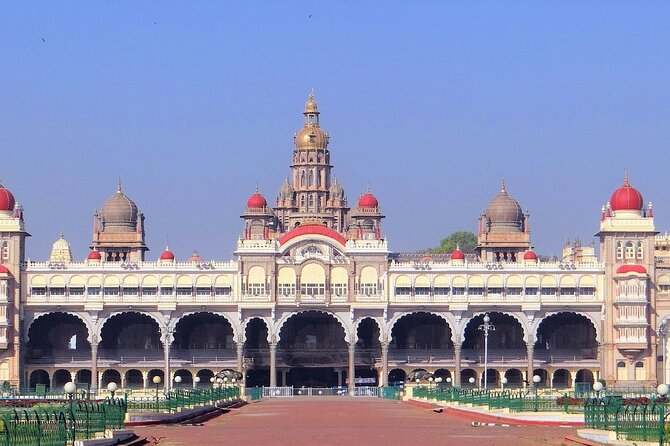 Mysore & Srirangapatna Day Tour from Bengaluru with Guide & Lunch - Chamundeshwari Temple on Chamundi Hills (1000 feet up)