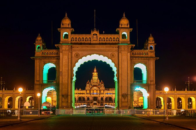 Mysore & Srirangapatna Day Tour from Bengaluru with Guide & Lunch - Lunch at a 4-star hotel: what you gain (and what you should plan for)