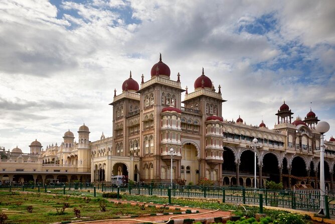 Mysore tour from Bangalore by tourism ministry approved company - Key highlights at a glance