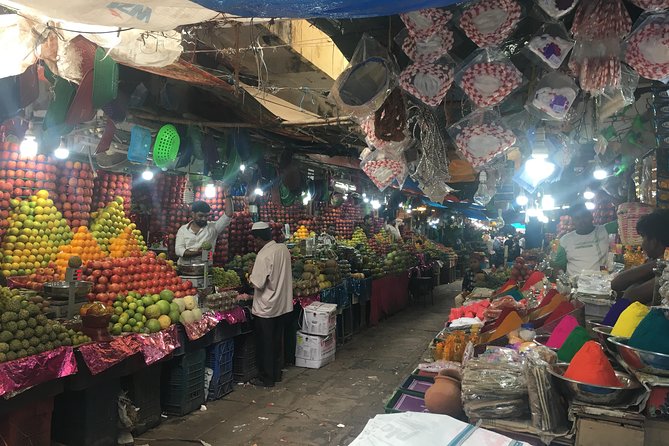 Mysuru Through its Markets - Photography tips: catch the light without losing your place