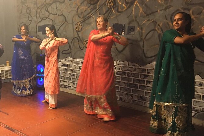 Namaste Bollywood | Dance Like a Bollywood Star - What you will learn, and how Bollywood motion adds meaning
