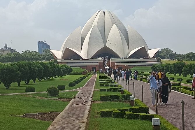 New Delhi and Old Delhi Tour Full Day - Gandhi Smriti, President House Views, and a Step-Well Pause