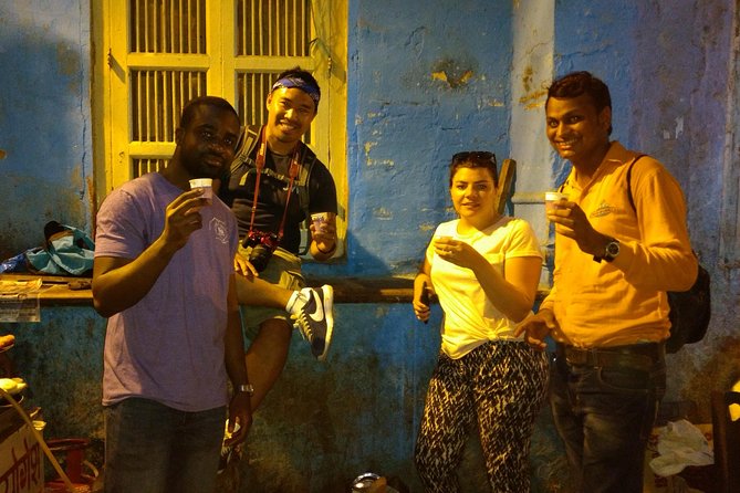 New Delhi Night Tour group tour - Hanuman Temple moment: a faith stop that explains the setting
