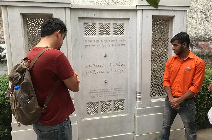 Nizamuddin Tour - Hazrat Nizamuddin Auliya: the free shrine stop that anchors the whole tour
