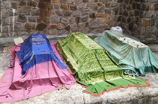 Nizamuddin Tour - Ghalib and Khusrau shrines: why Urdu poetry belongs here