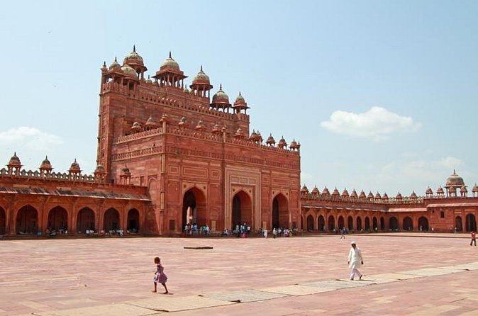 Official Tour Guide For Sunrise Taj Mahal and Agra Fort Tour - Price and value: what $9 gets you, and what costs extra