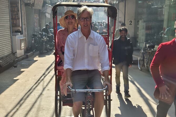 Old and New Delhi City Tour Full Day - The Red Fort Area and Mughal Power on a Tight Route