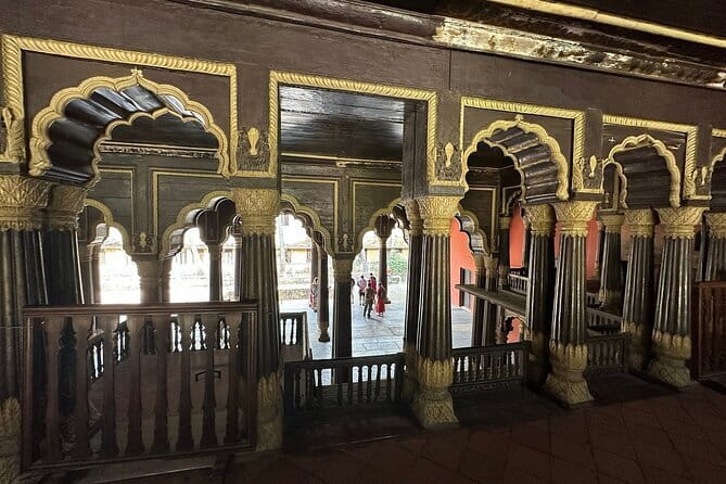 Old Bangalore Historical Walk thro Palace, Temples, Fort & Market - Old Bangalore on foot: what you’re really buying in 3-4 hours