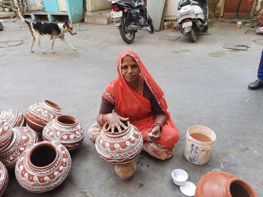 Old city heritage walk and local life experience - Entering Udaipur the way locals live it
