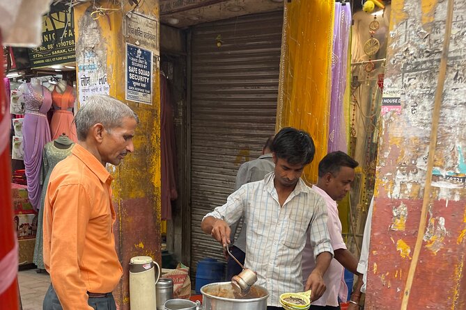 Old Delhi 15+ Food Tasting Walking Experience - Hygiene, Water, and Comfort on Busy Streets