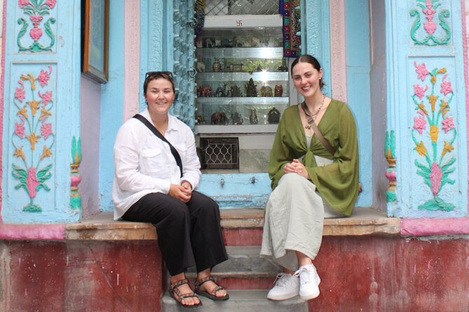 Old Delhi Food Tour Safari - The Capital of Flavors - Gurudwara Sis Ganj Sahib: a free history pause before street-food intensity