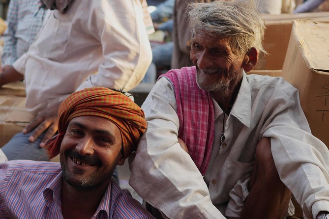 Old Delhi Street Food Tour - How the tour moves: metro, rickshaw, and walking without stress