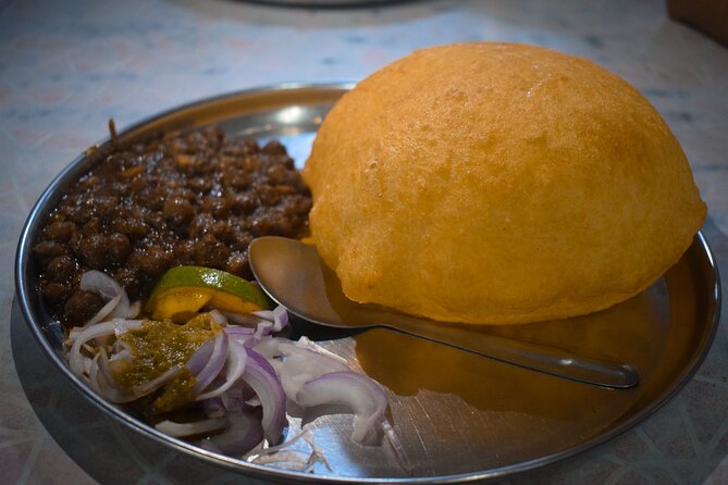 Old Delhi Street Food Tour - Rajiv Chowk Gate 1: your simple meeting point and warm-up
