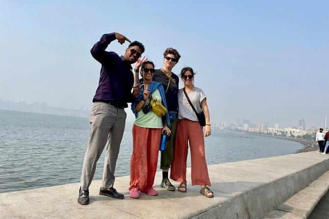 Old Mumbai Sightseeing Tour with a Local Guide - Stop 5: Hanging Gardens and Kamala Nehru Park for a slower reset