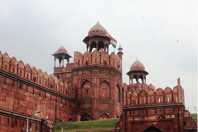 Old Town Delhi Walking Tour (2 Hours Guided Tour with Local) - Jama Masjid on a small hill, finishing near the Red Fort views