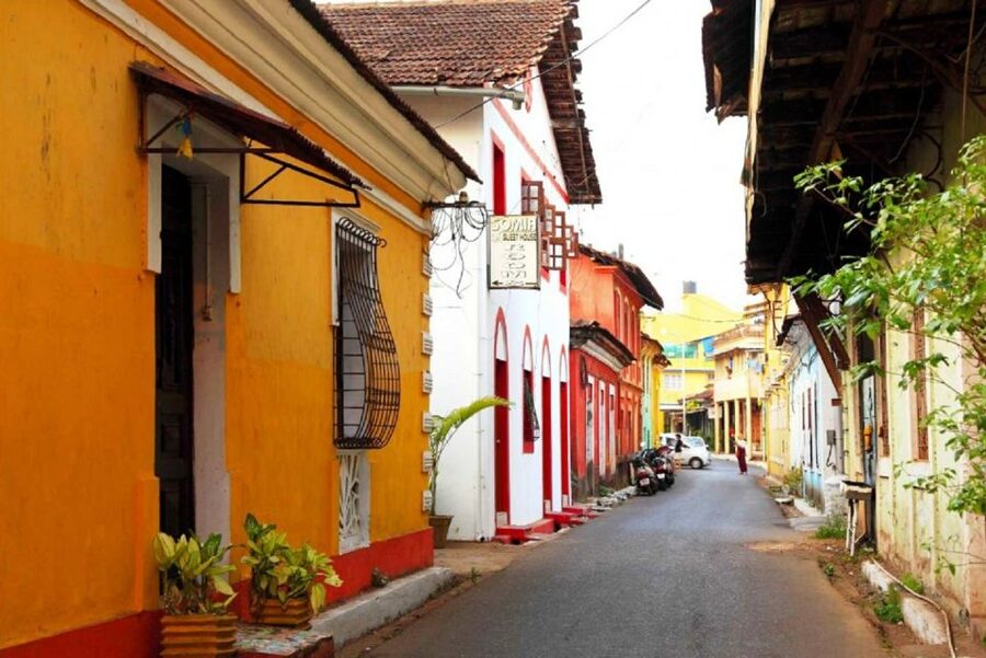 Panaji: Fontainhas Neighborhood Cultural Guided Walking Tour - A Modest Art Gallery Stop That Adds a Fresh Angle