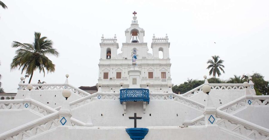 Panaji: Fontainhas Neighborhood Cultural Guided Walking Tour - Panaji’s Civic Landmarks: Courts, Palaces, and Big Power