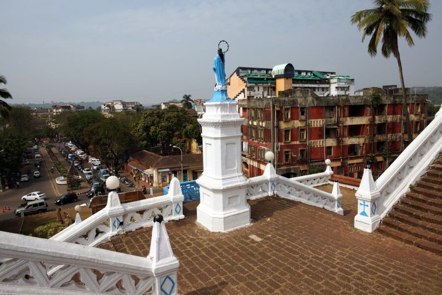 Panjim: Guided Walk Tour of Portuguese-Influenced Goa - Food tasting: a small break that keeps the tour grounded