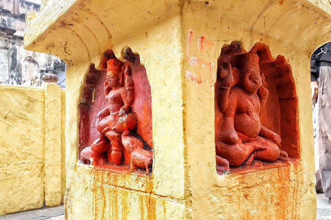 Photo Tour In Holy Varanasi - Dasashwamedh Ghat: Where River Steps Become Your Photo Studio