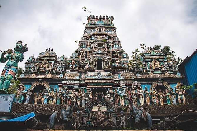 Premium Mumbai Sightseeing Tour - Dharavi Slums with a guide: why the human context matters