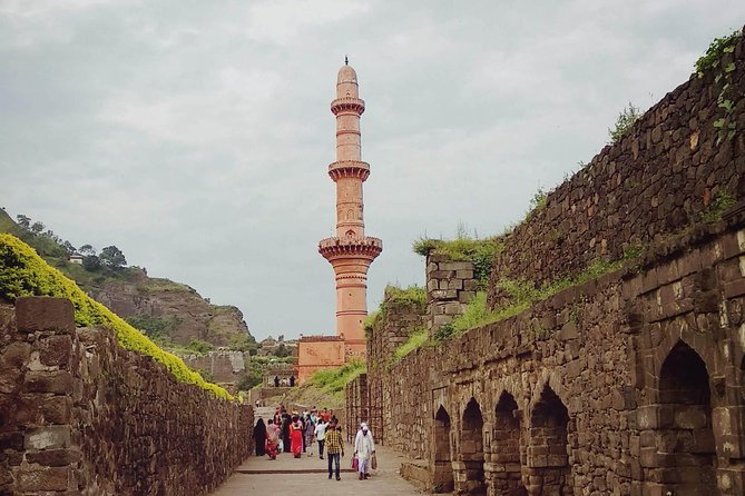 Private 2 Days Tour: Ajanta Ellora Caves and Aurangabad City - Day One Ajanta Caves: Buddhist Rock-Cut Art With a Lot of Attention Needed
