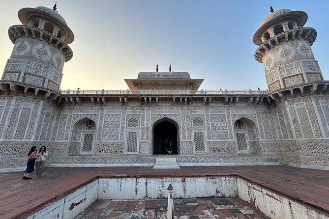 Private 5-Day Golden Triangle Tour: Delhi, Agra & Jaipur by Car - Day 4 Jaipur: Amber Fort Jeep Ride, Water Palace Photos, and Two Iconic Stops
