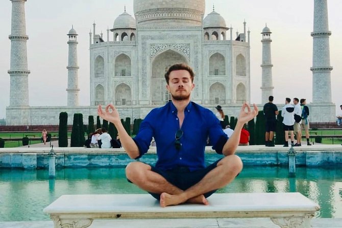 Private Agra Tour: Taj Mahal, Baby Taj & Lunch from Delhi by Car - Agra Fort for people who want more than one postcard