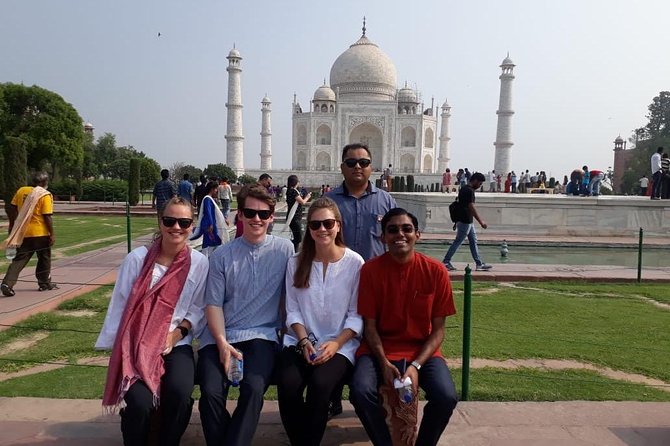 Private Agra Tour: Taj Mahal, Baby Taj & Lunch from Delhi by Car - Lunch at DoubleTree by Hilton Agra: good energy for the afternoon
