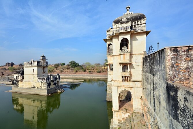 Private Chittorgarh Day Trip from Udaipur with Optional Guide - Small-Group Comfort in a Big-Fort Day