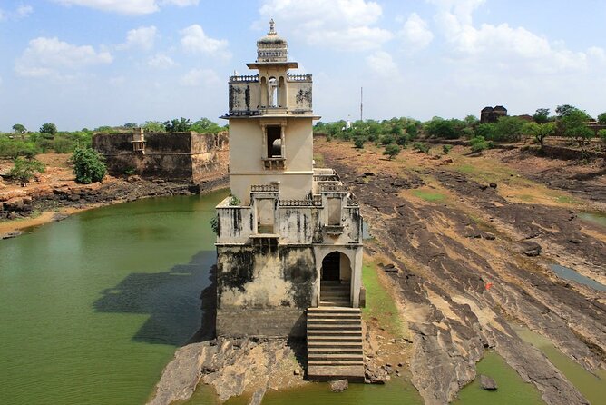 Private Chittorgarh Day Trip from Udaipur with Optional Guide - Should You Book This Chittorgarh Day Trip from Udaipur?