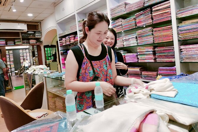 Private Customized Delhi Shopping Tour with Female Consultant - Bargaining with help: how you get better prices without stress