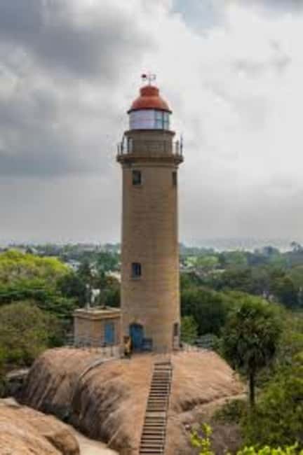 Private day tour to Mahabalipuram, Pondicherry from Chennai - White Town Pondicherry: churches, temples, and a walk by the sea