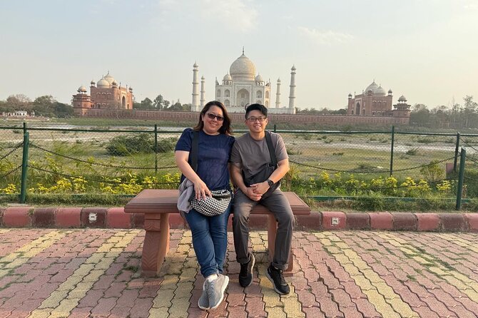 Private Day Tour to Taj Mahal and Agra fort from Delhi - Entering the Taj Mahal with a private guide