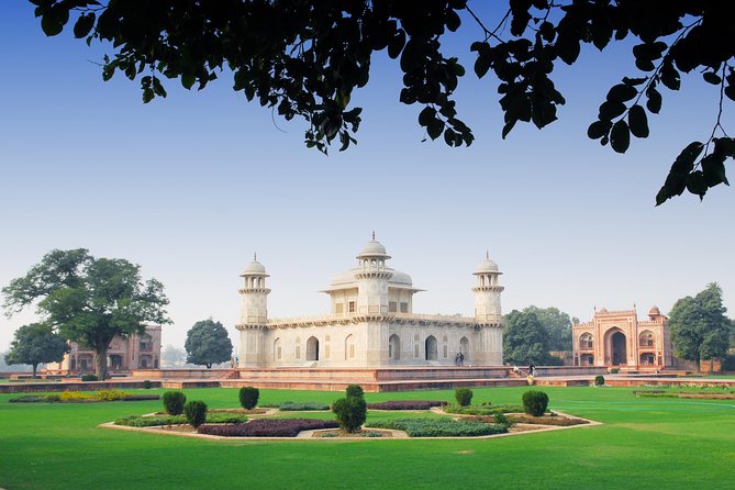 Private Day Trip to Agra includes Taj Mahal and Agra Fort from Delhi - Agra Fort: 94 acres of brick, plus the story behind the buildings