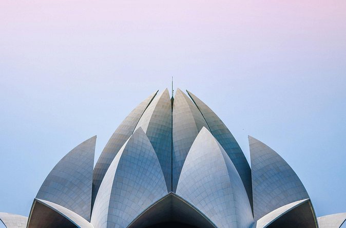 Private Delhi City Tour-Old Delhi, New Delhi and Major Attraction - Red Fort and India Gate: the quick icon fix in New Delhi