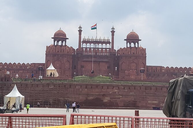 Private Delhi City Tour-Old Delhi, New Delhi and Major Attraction - Gurudwara Bangla Sahib, Agrasen Ki Baoli, and Humayun’s Tomb