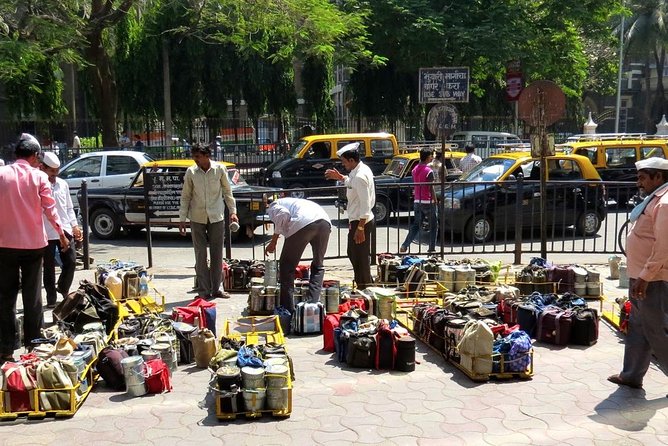 Private Dharavi Slum, Dabbawala & Dhobi Ghat tour with Transport - FAQ