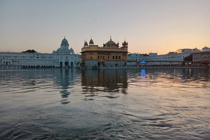 Private Full-Day Amritsar Tour: The Golden Temple & Wagah Border - Key things that make this tour work well