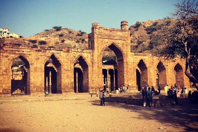 Private Full Day Jaipur Sightseeing Tour By Tuk-Tuk (Rickshaw) - Amer Fort: where the scenery and the scale do the talking