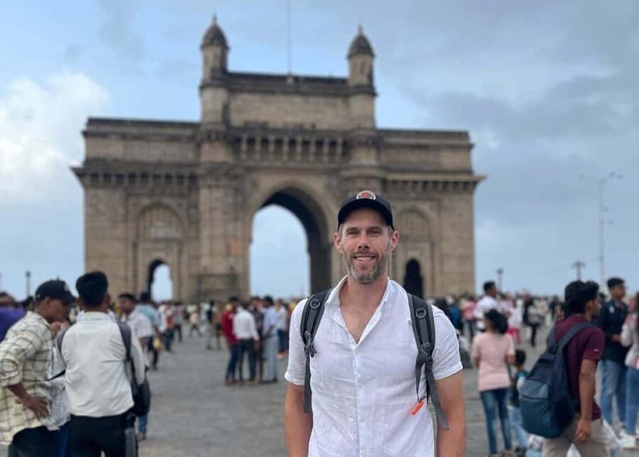 Private Full-Day Mumbai Sightseeing & Dharavi Slum Tour - Banganga Tank and Colaba: the city’s spiritual and street-level sides