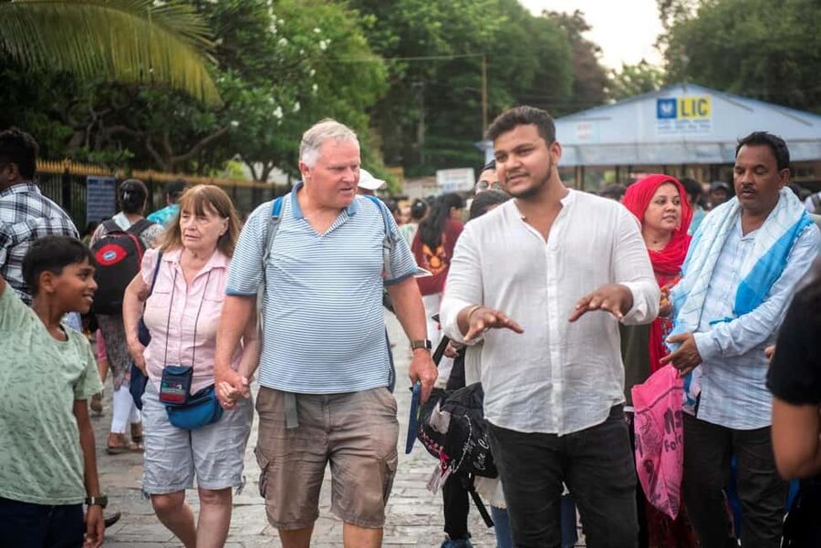 Private Full-Day Mumbai Sightseeing & Dharavi Slum Tour - A food-market moment and why you should pace yourself