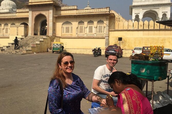Private Full-Day Sightseeing Tour of Jaipur’s Heritage by Car - Hawa Mahal stop: the beehive facade and the palace of winds
