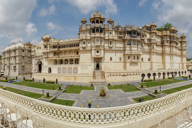 Private Full Day Udaipur Sightseeing Tour without Guide - How the 8-hour sightseeing plan moves, stop by stop