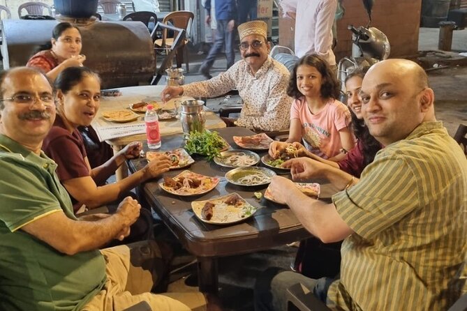 Private Guided Non-Veg Street Food Walking Tour in Muslim Quarter - Stop Focus: Bohri Mohalla and the Value of One-Lane Concentration