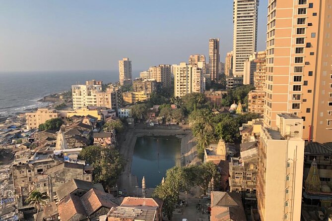 Private Guided Spiritual Walk in Banganga Hindu Temples - Stop 1, Banganga: free entry and a lesson in why water matters