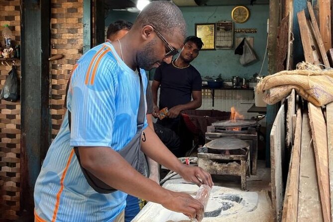 Private Guided Walking Tour in Dharavi Slums - Stop 4 Kumbharwada: potters’ settlement and hands-on craft work