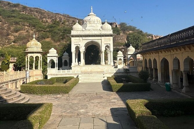 Private Jaipur City Tour by Tuk Tuk Or Car - Jal Mahal and Man Sagar Lake: photos first, entry later